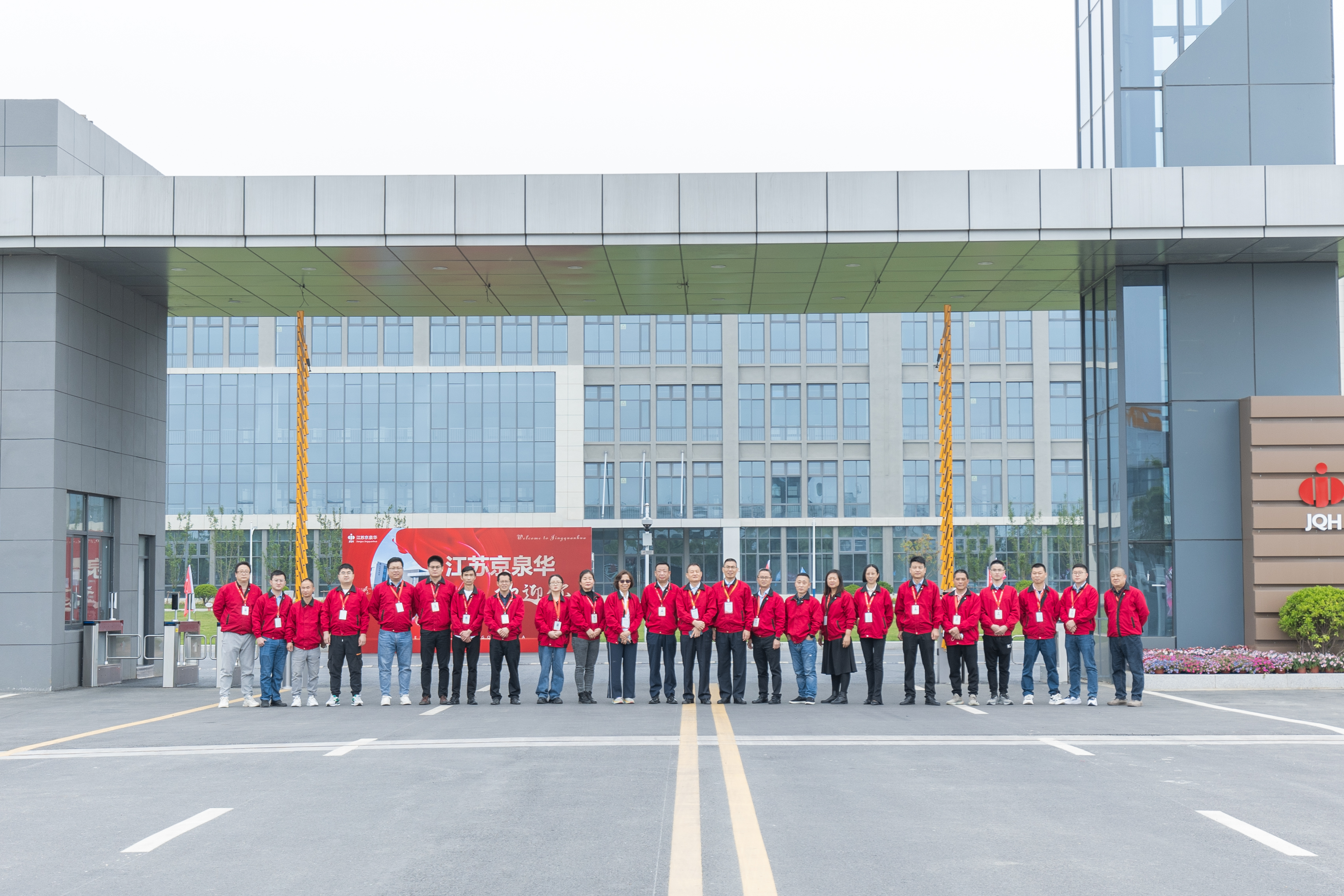 大门.jpg 大门.jpg